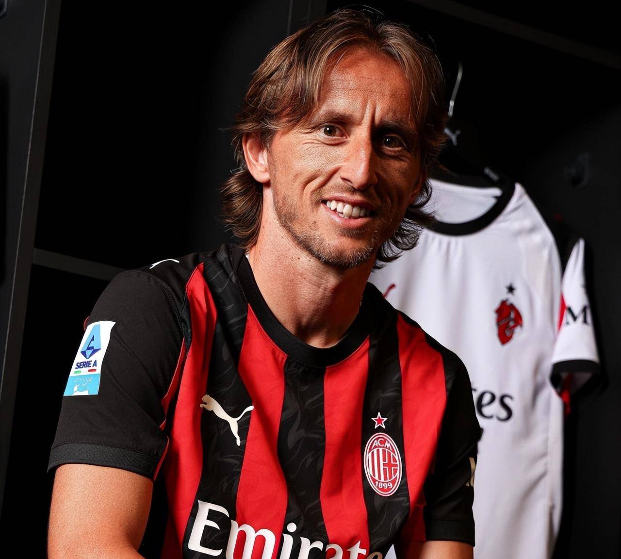 巨星球！阿夫迪亚后撤步三分命中