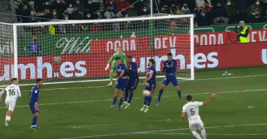 三年！从腾讯年入百万的明星制作人，到发不出工资的负责人