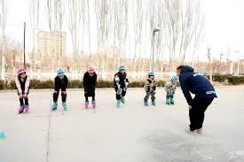 记者：维尼修斯女友在美国涉嫌欠税，可能无法陪他参加世界杯